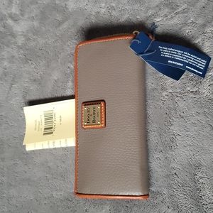 Dooney & Bourke Brand new wallet